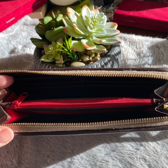 Dooney and Bourke wallet- see matching purse!! - Picture 6 of 7